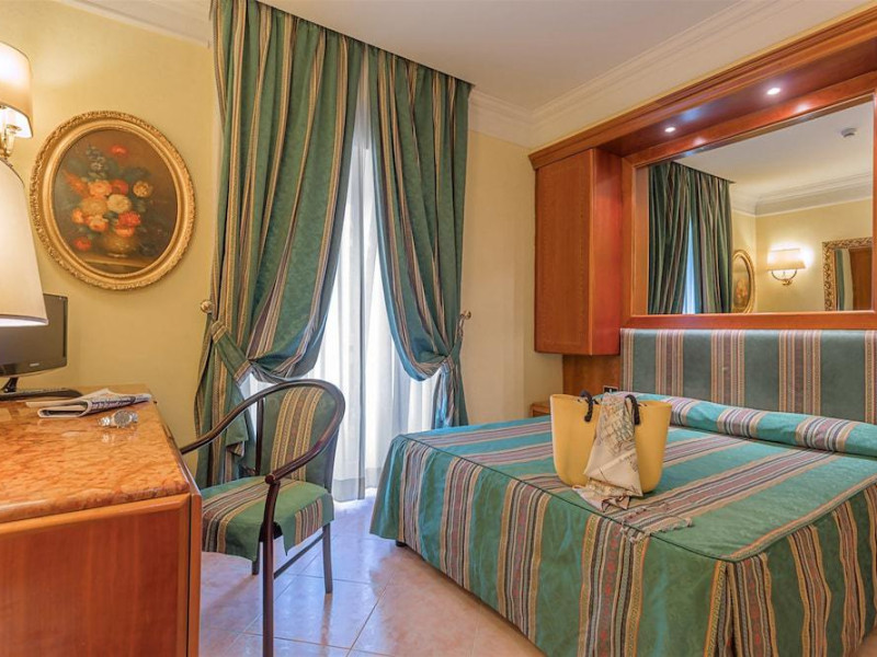 LUCE HOTEL