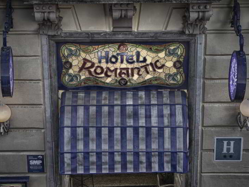 HOTEL MEDIUM ROMANTIC