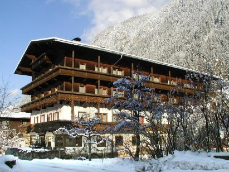 HOTEL-PENSION STROLZ