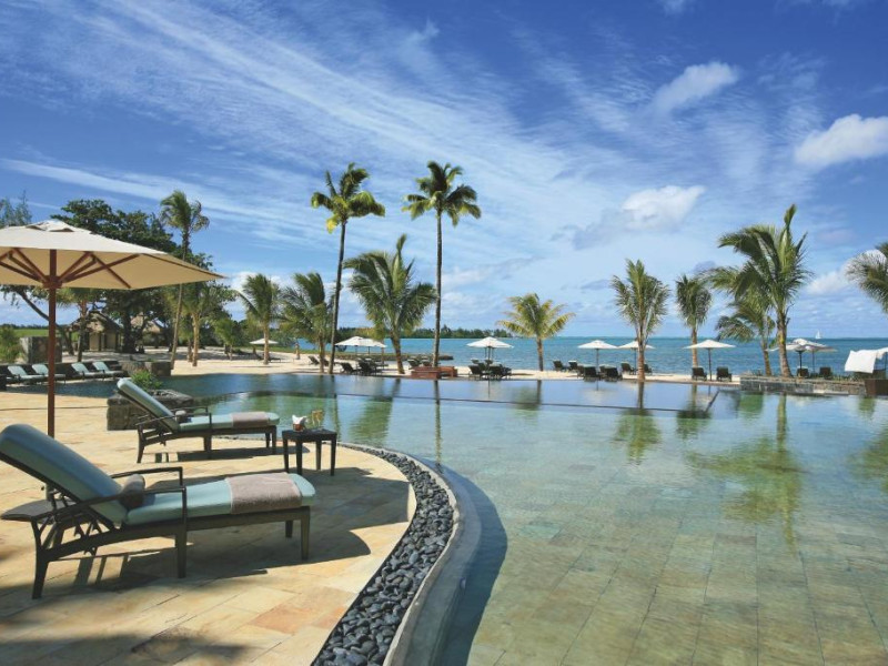 Hotel The Bay Club at Anahita