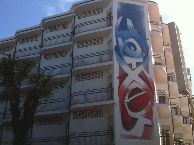 Hotel X