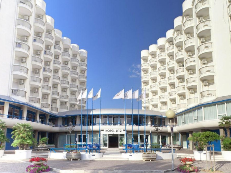Hr Resort