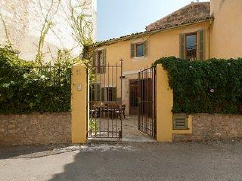 Joan Pereo - Four Bedroom