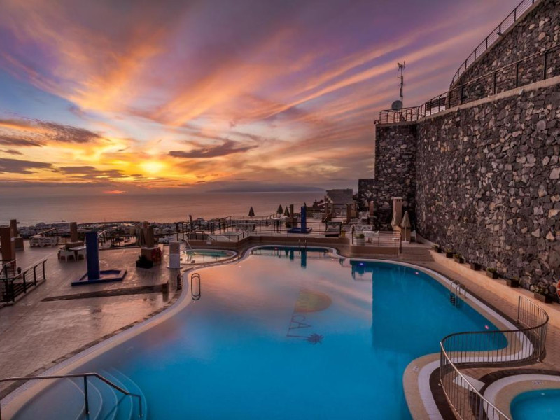 Kn Panoramica Heights Aparthotel