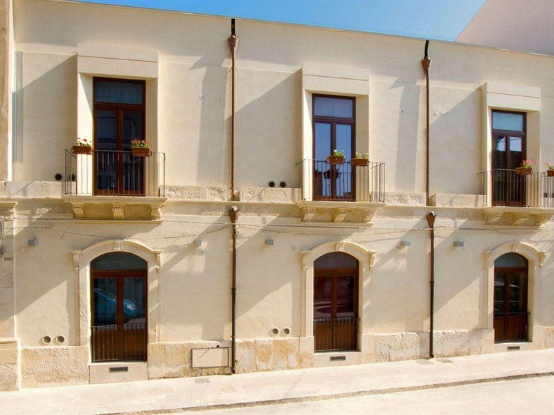 Kyanos Residence