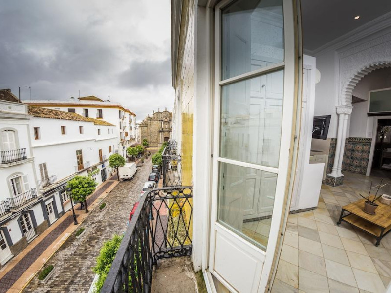 La Casa Amarilla Rooms & Suites