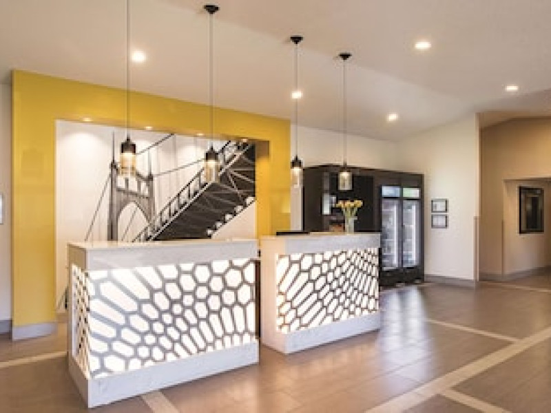LA QUINTA INN & SUITES BY WYNDHAM PORTLAND NW