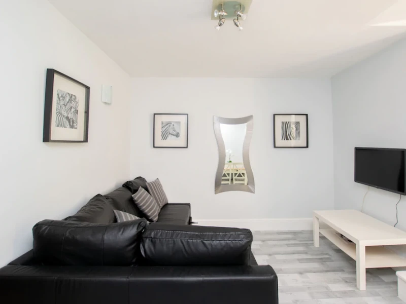 Large Garden Apartment Central Bristol