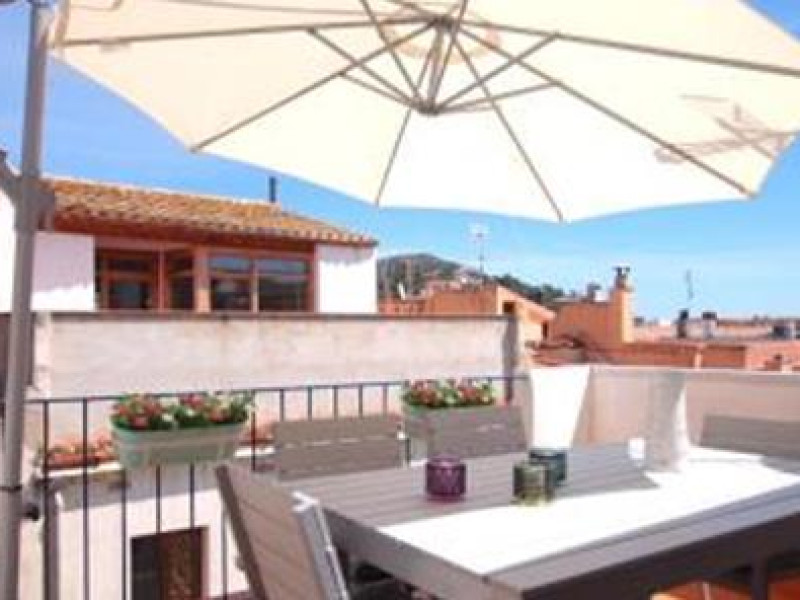 Lets Holidays Centric House with Parking