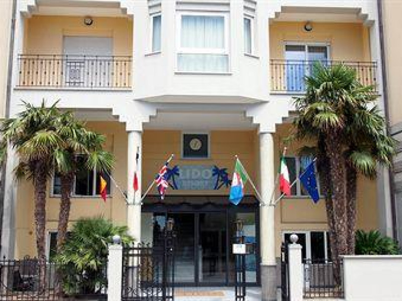 Lido Resort