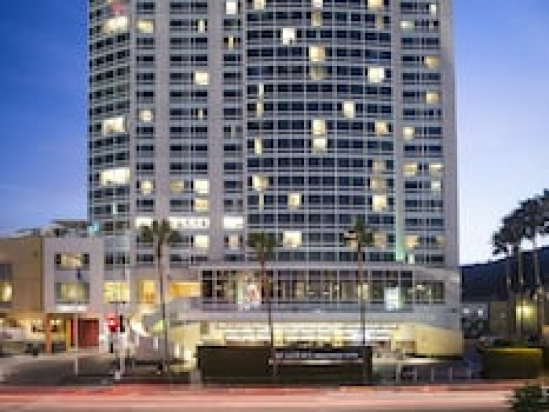 LOEWS HOLLYWOOD
