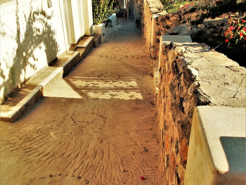 Loukas Kontos Traditional House