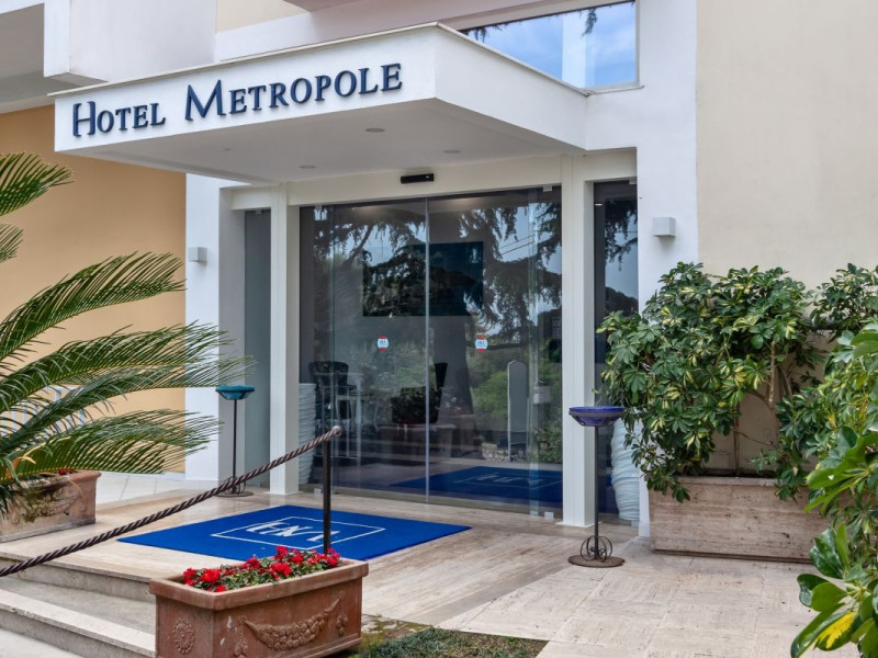 METROPOLE