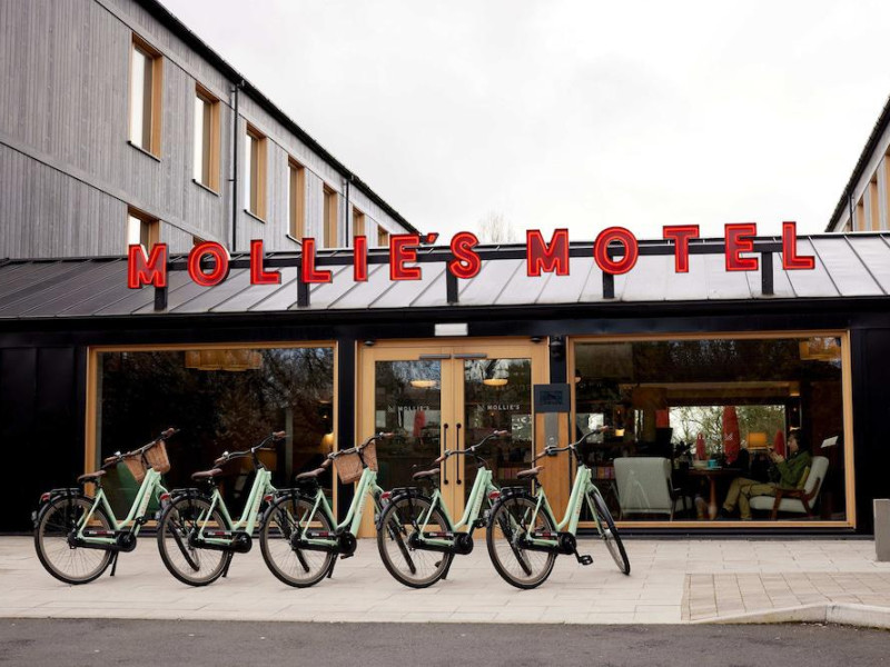 Mollie's Motel & Diner