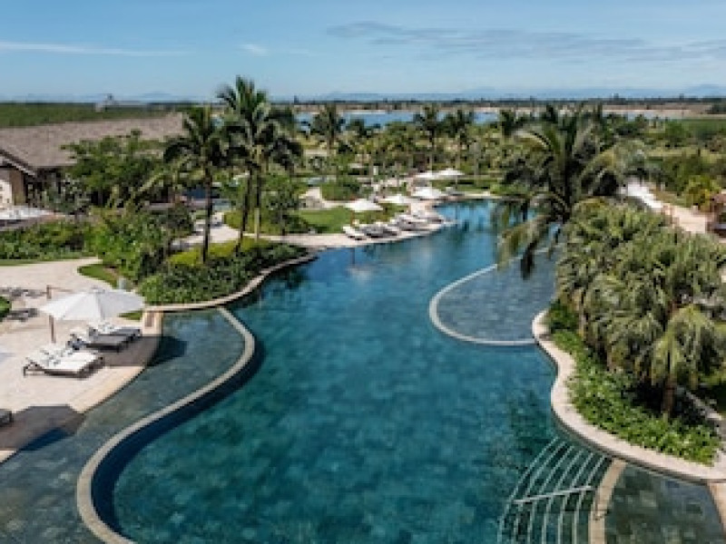 New World Hoiana Hotel
