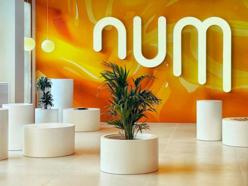 HOTEL NUM