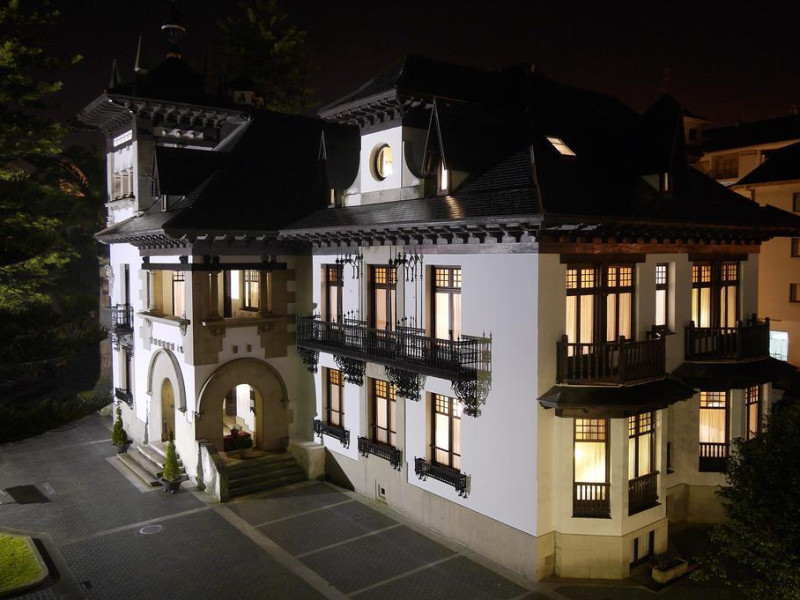 Palacio Arias & Hotel Y Apartamentos Arias