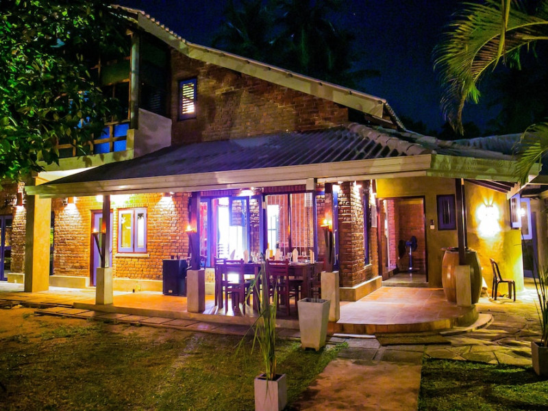 PAVANA HOTEL