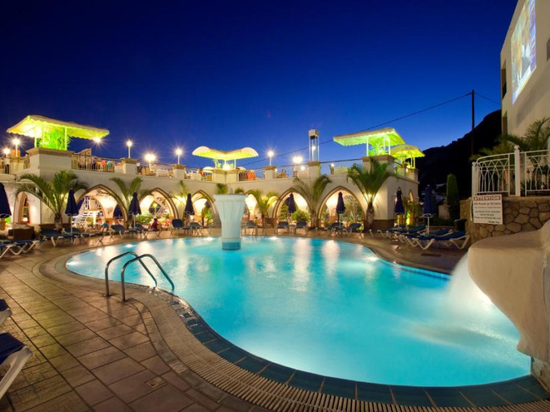 Pefkos Beach Studios & Apartments