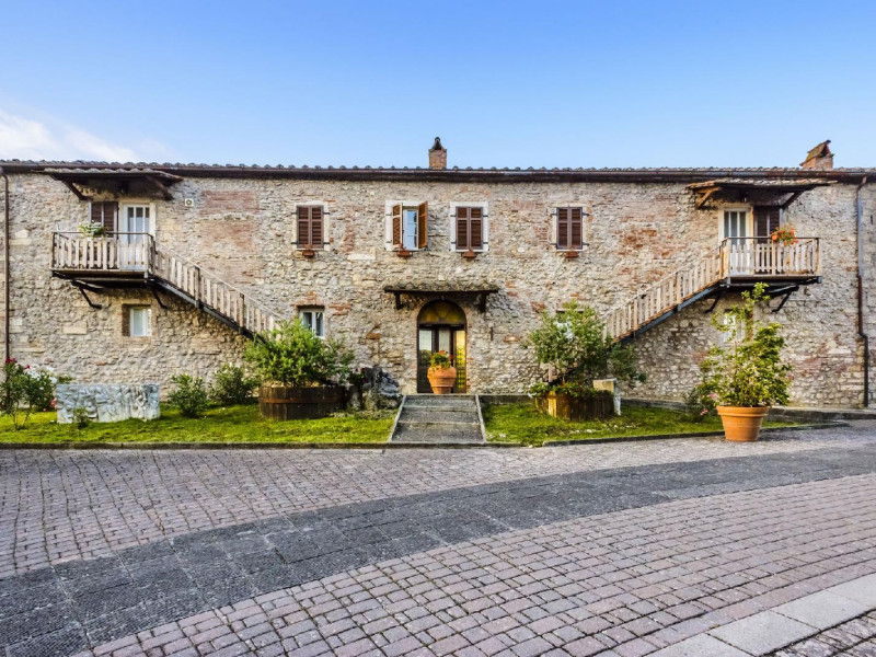 Pian Dei Mucini Resort Il Borgo