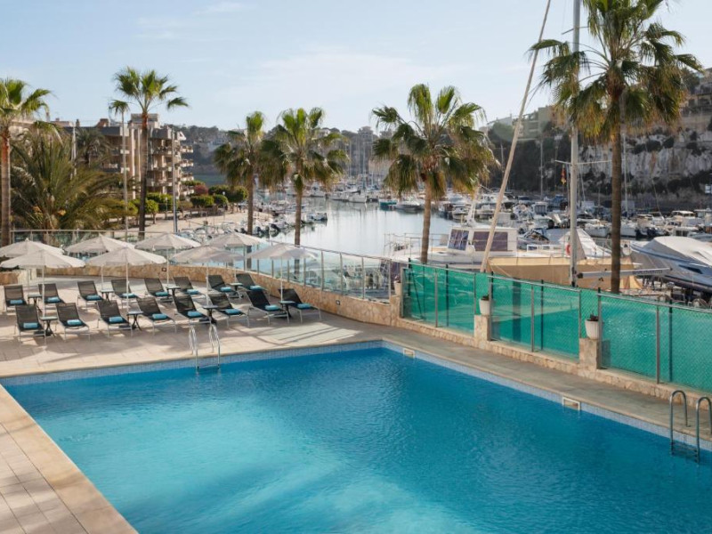 Portodrach Aparthotel & Suites
