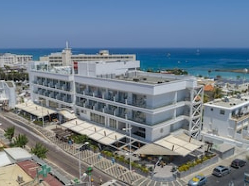 PROTARAS PLAZA HOTEL