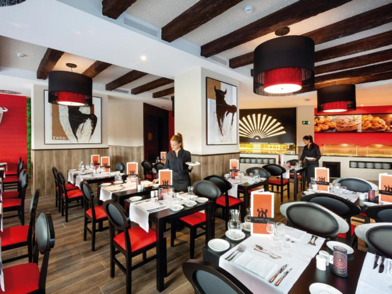 RECITAL HOTEL