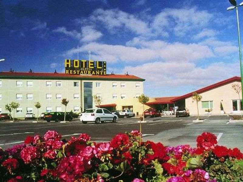 REY ARTURO HOTEL
