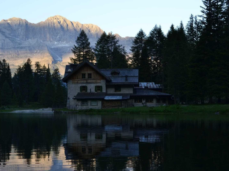 Rifugio Lago Nambino
