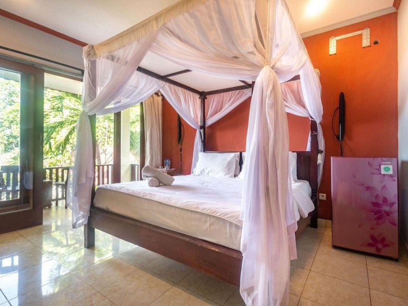 Rising Star Beach Resort Amed