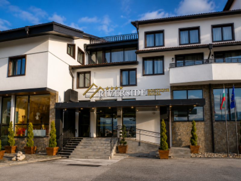 RIVERSIDE HOTEL
