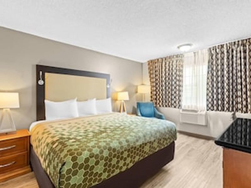 RODEWAY INN AND SUITES PORTLAND