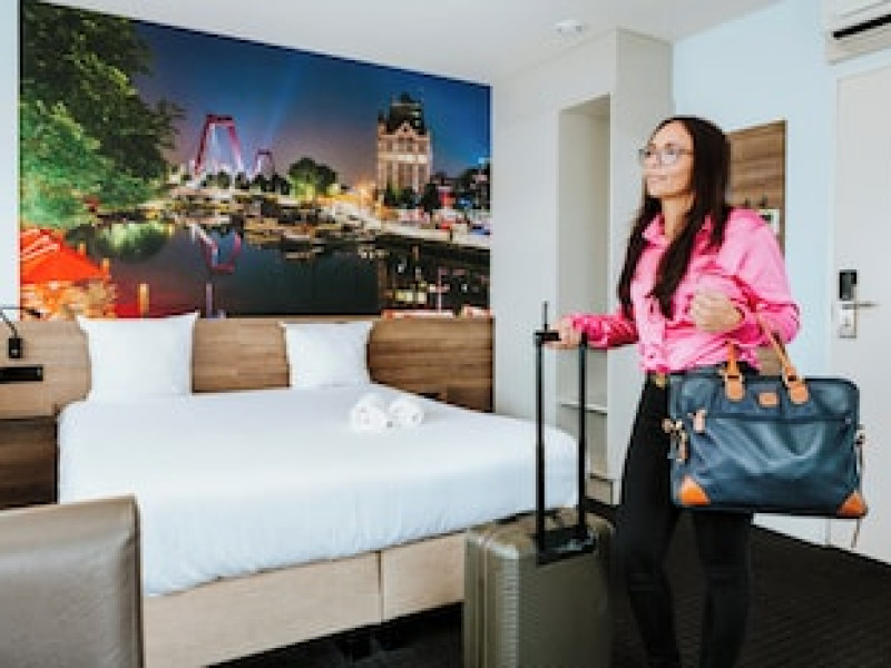 ROTTERDAM TELEPORT HOTEL