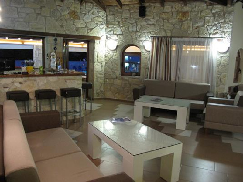 Royal Hotel Polichrono
