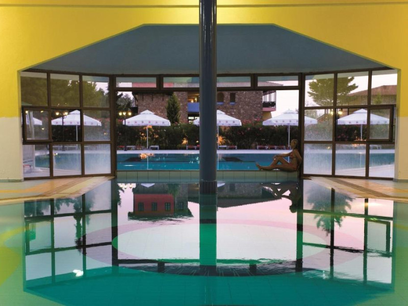 Simantro Resort