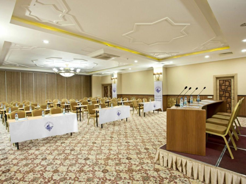 SOLIVIA HOTEL (ex. TITAN SELECT HOTEL)