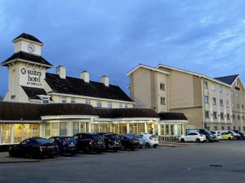 SUITES KNOWSLEY