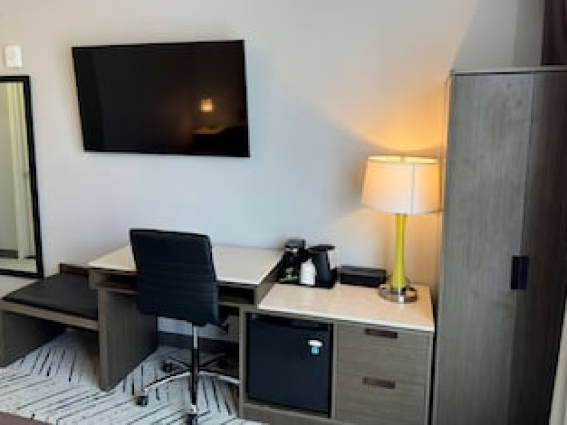 SUPER 8 BY WYNDHAM BRONX NEAR STADIUM