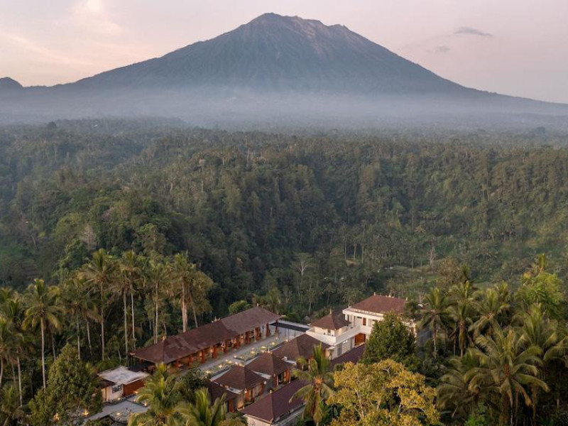 Tapa Agung View