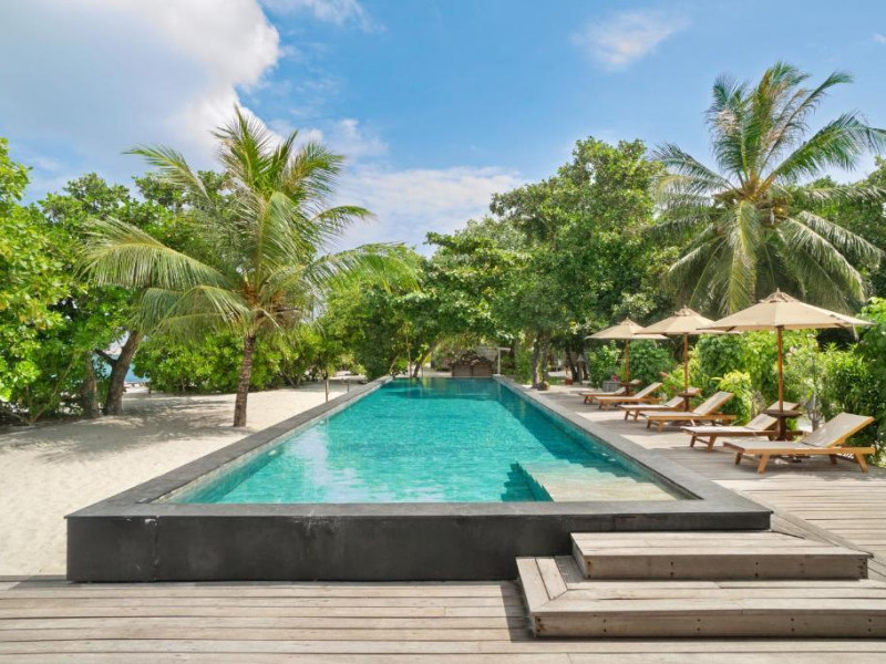 THE BAREFOOT ECO HOTEL