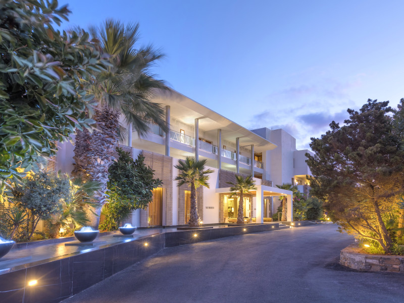 The Island Hotel, Adults 16+ hotel