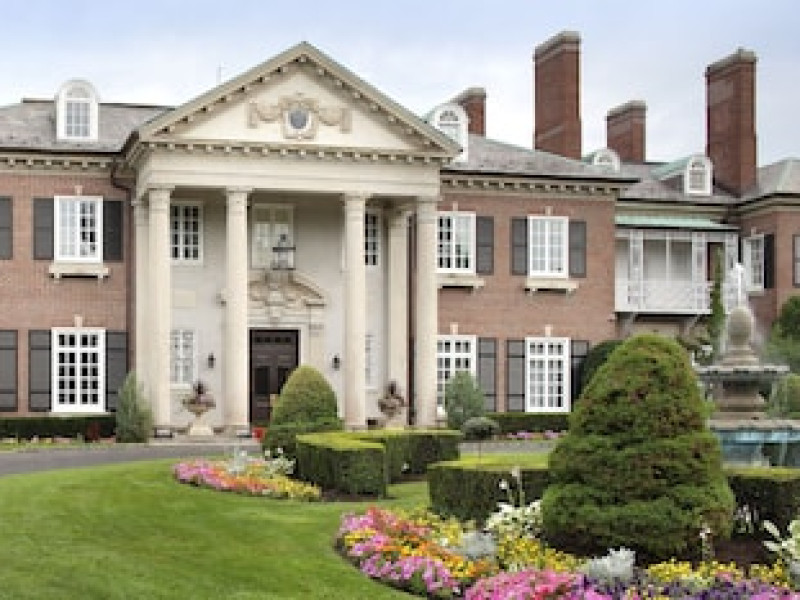 THE MANSION AT GLEN COVE