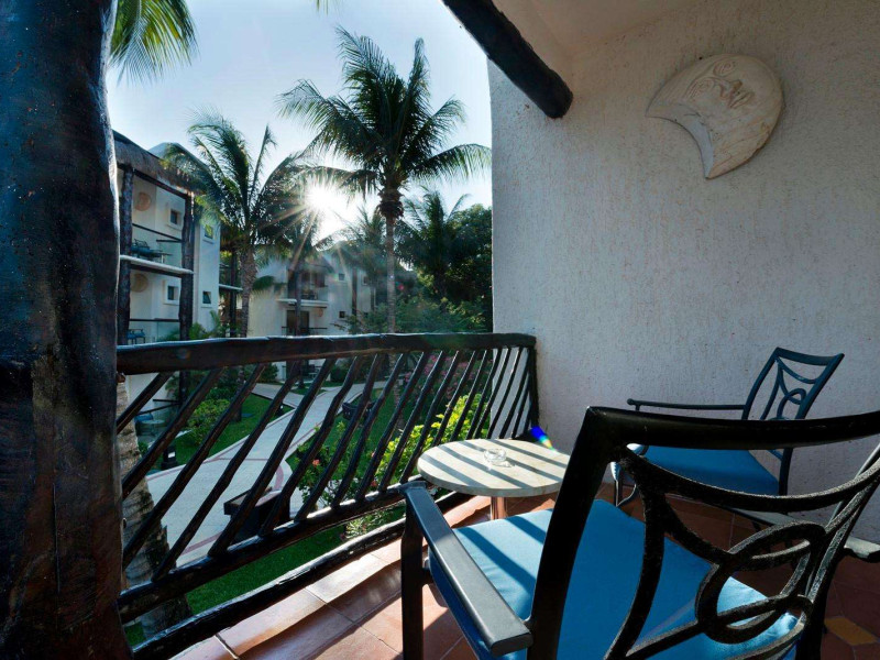 The Reef Playacar