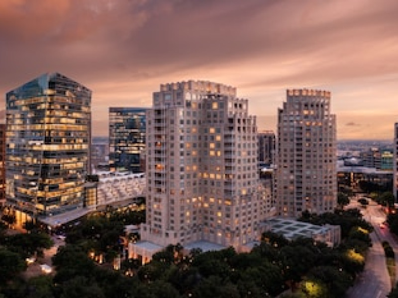 THE RITZ-CARLTON DALLAS