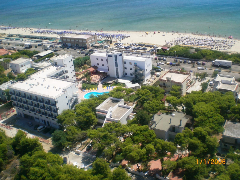 Ticho's Greenblu Hotel