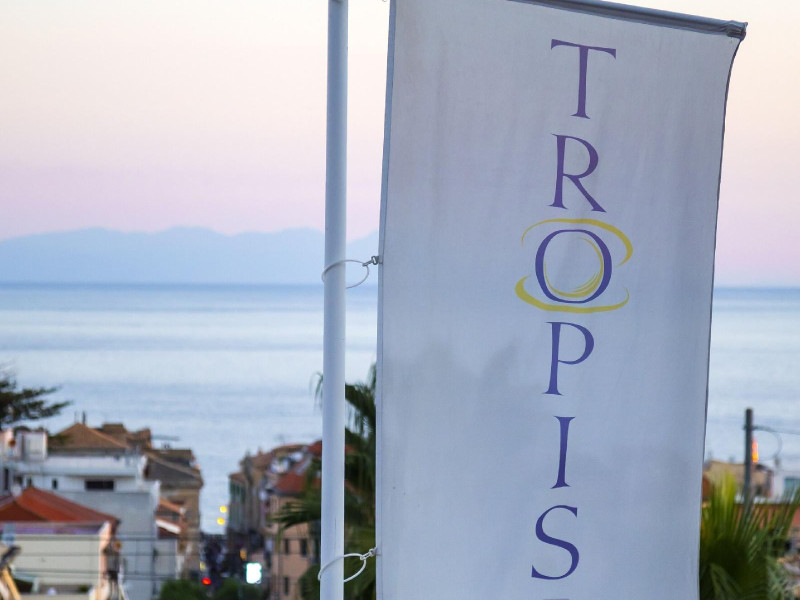Tropis Hotel