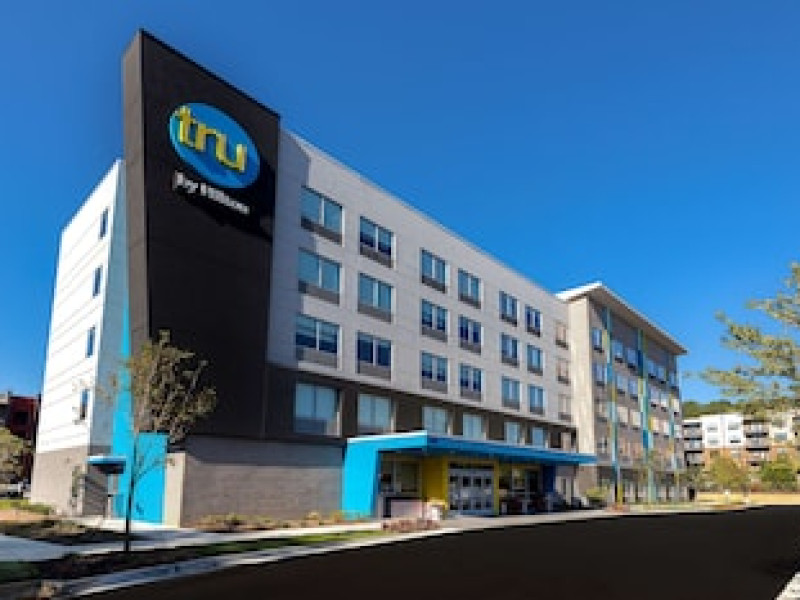 TRU BY HILTON ATLANTA GALLERIA BALLPARK
