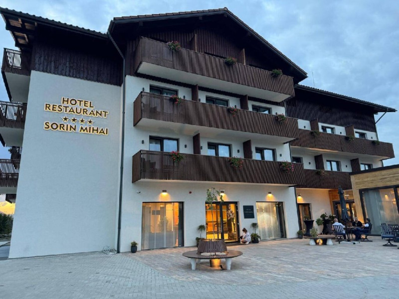 .  Sorin Mihai hotel ( Comuna Cristian) 