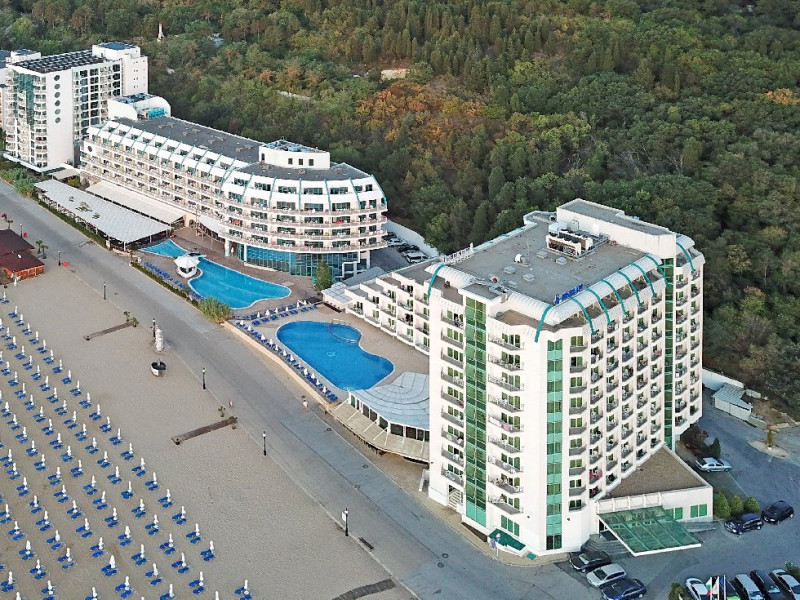 BERLIN GOLDEN BEACH