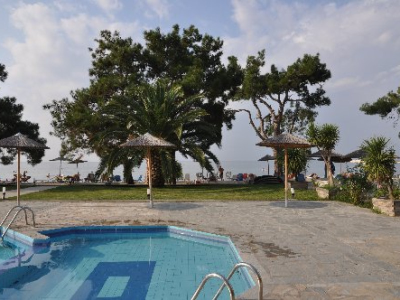 Rachoni Bay -  Resort (Skala Rachoni)